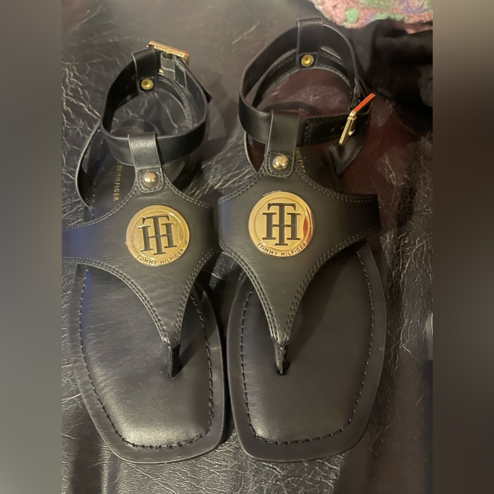 Tommy Hilfiger black sandals size 7.5 - NWOT -